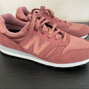New Balance 373